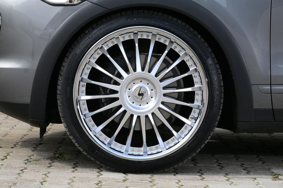  Porsche Cayenne by Schmidt Revolution 2012 года  (фото 4 из 9)
